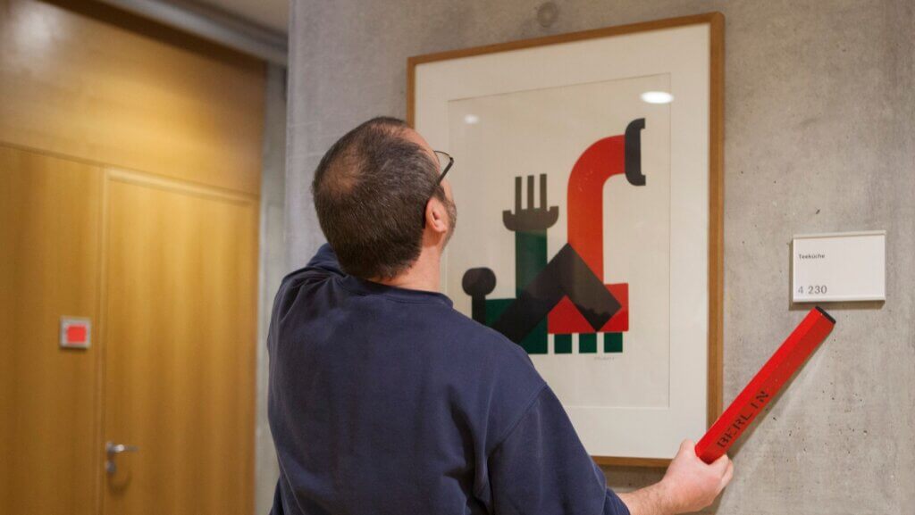 Kunst für die Hohe Politik: Grafik von Josua Reichert (1937-2020), PT 42 - Komposition mit J, 1968, Handpressendruck, Holztypen (© DBT/Julia Nowak)